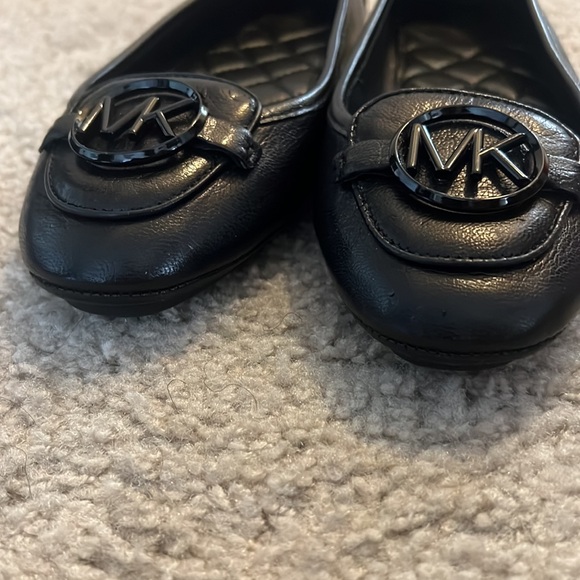 Michael KORS Flat Shoes - Black - Sz 8M - Picture 7 of 9